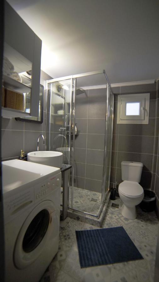 D16 Athens Apartment - 5' Mins To Petralona Metro Eksteriør billede